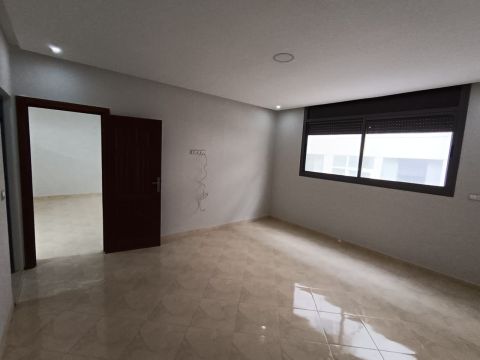 Titled 3-bedroom apartment — Al Hoceima 1